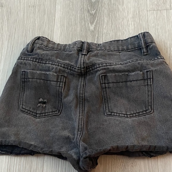 Zara Girls Distressed Black Shorts - Picture 2 of 3